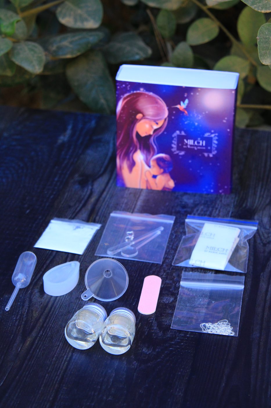 Contenido del kit Milch: molde, resina, herramientas y cadena
